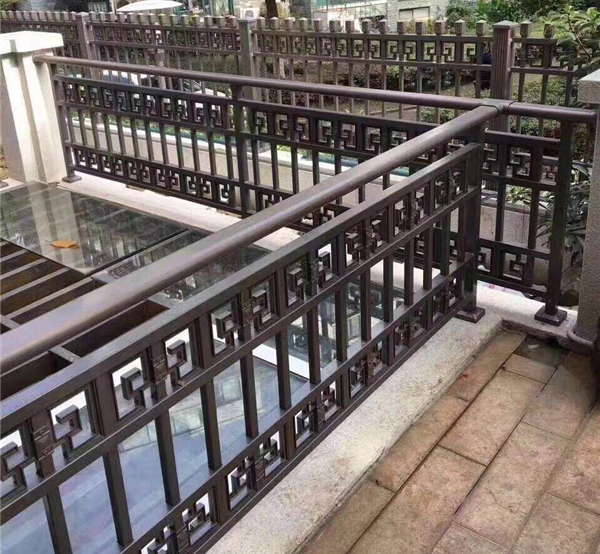 鋁藝護欄